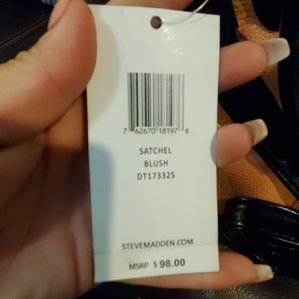 Super cute Steve Madden purse... BRAND NEW!! - DAMAGED! FOR @vmd2be - Picture 6 of 8